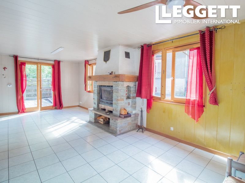 Property photo 2 of 10