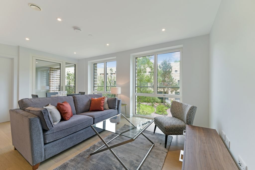 Property photo 1 of 7 Living Room