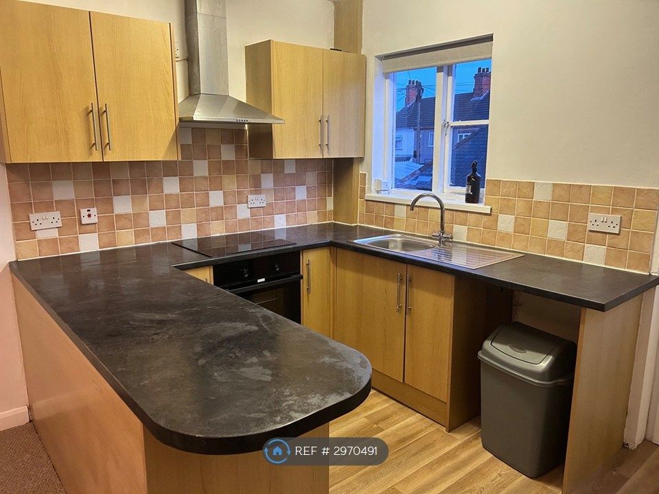 Property photo 3 of 7 Kitchen