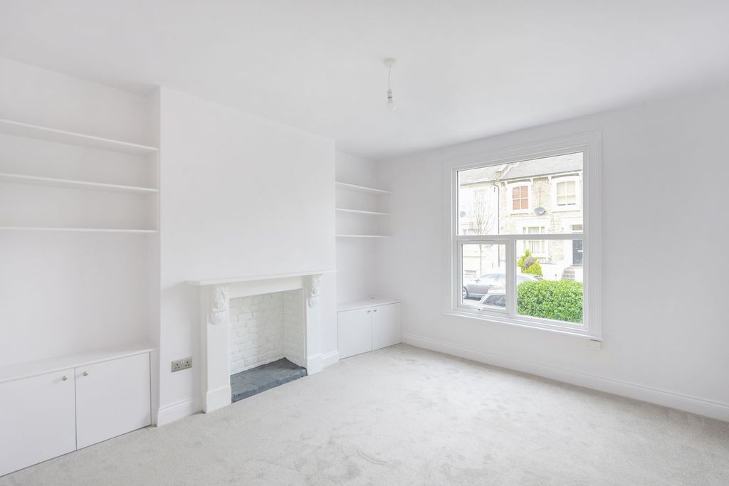 Property photo 2 of 6