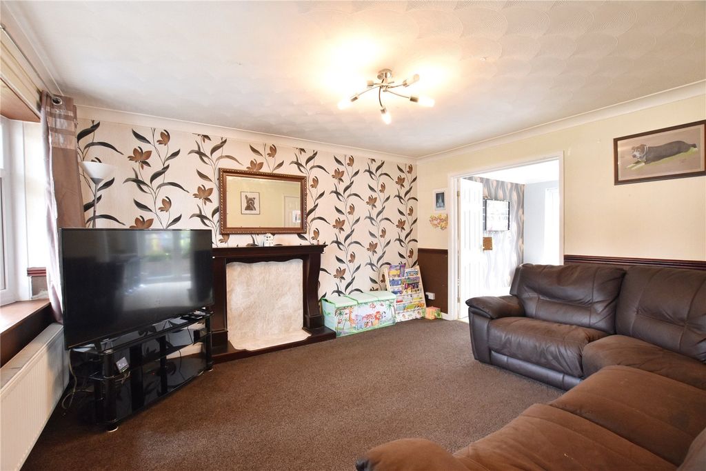 Property photo 2 of 17 Picture No. 05