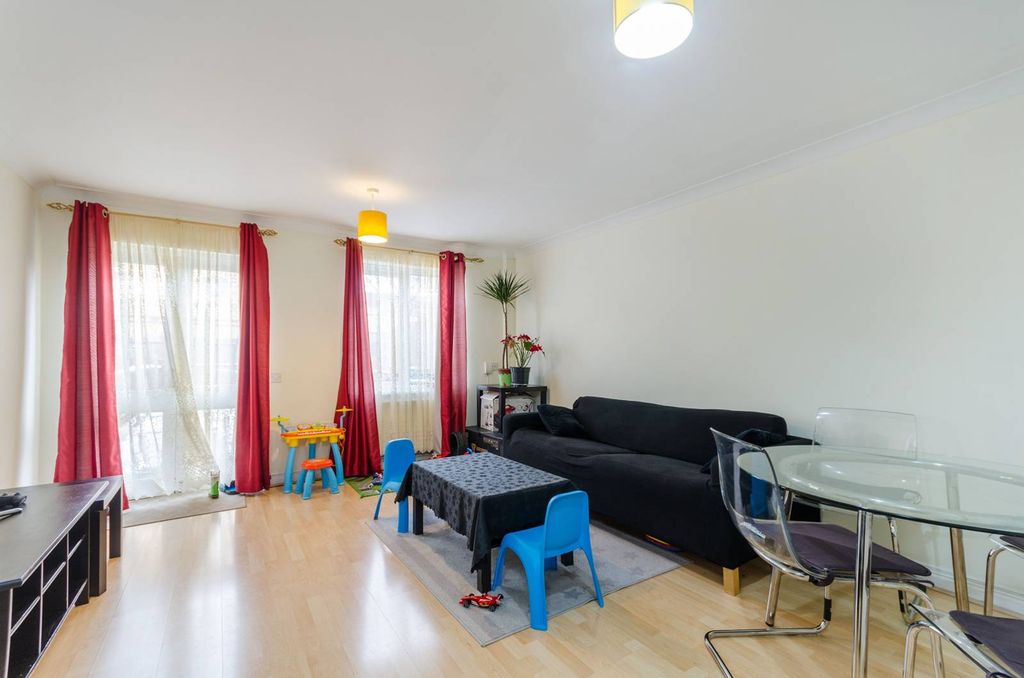Property photo 3 of 10