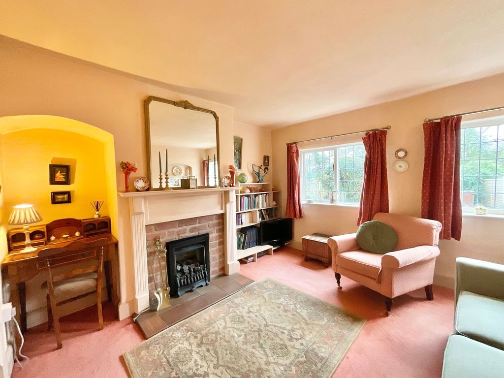 Property photo 2 of 21