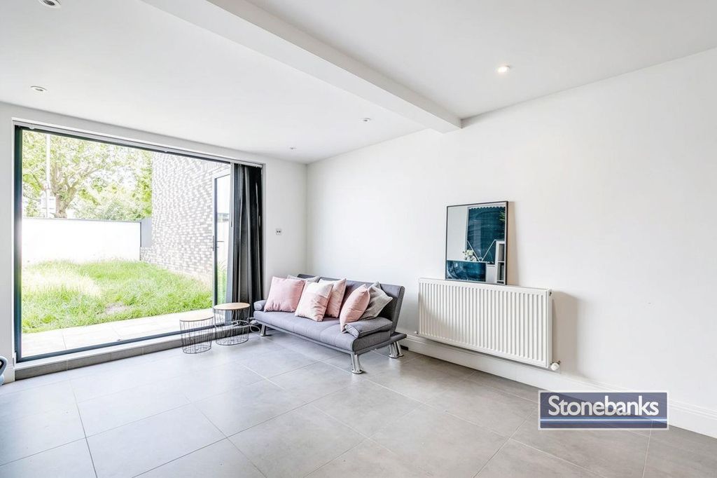 Property photo 1 of 5 15Bff676-66d2-4Ad7-A1d3-0Fbd970F141E.Jpg