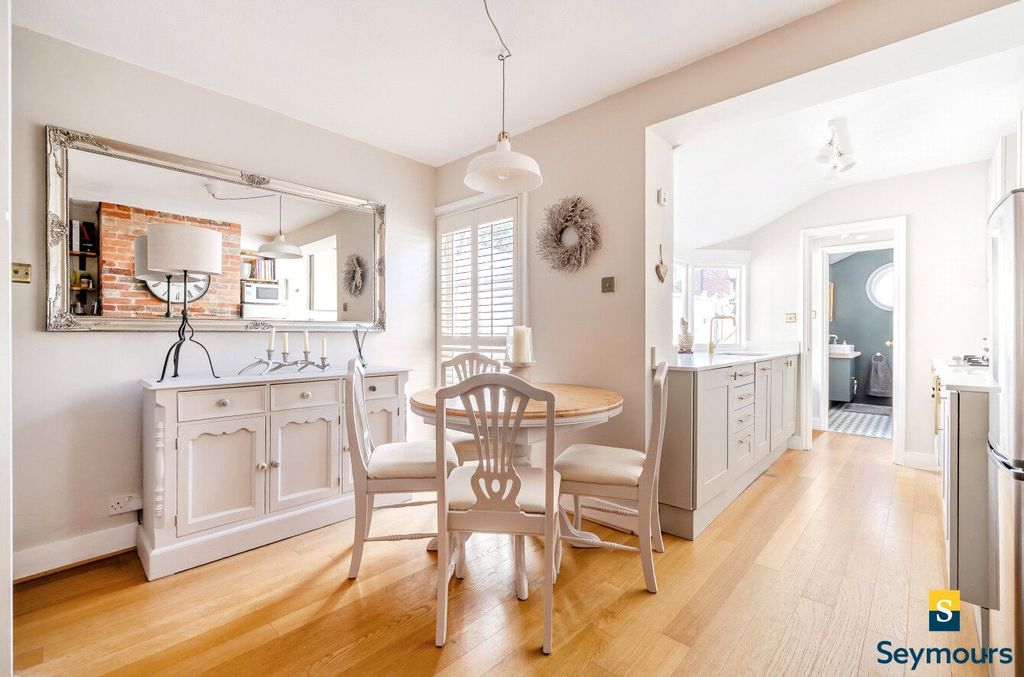 Property photo 3 of 31 Dining Room