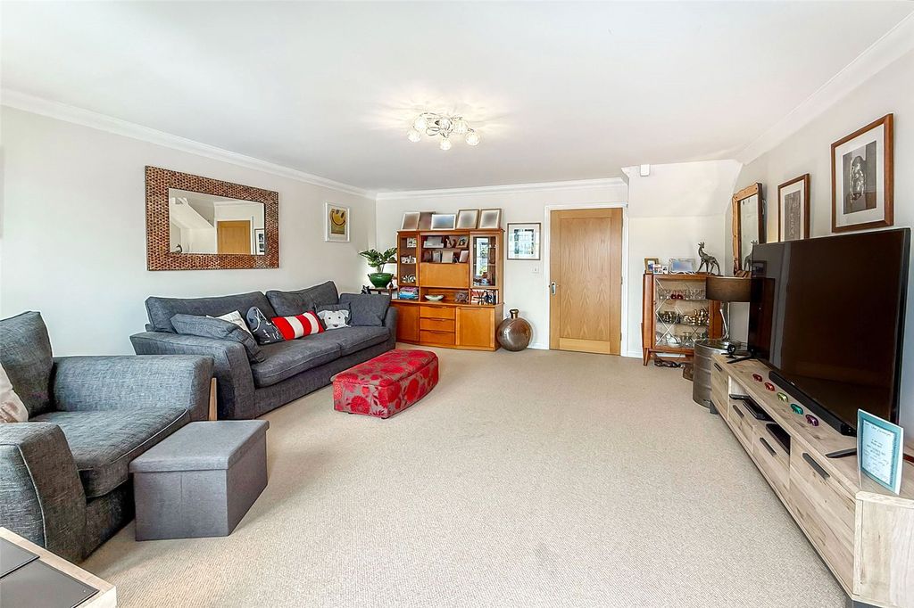 Property photo 3 of 22 Picture No. 06