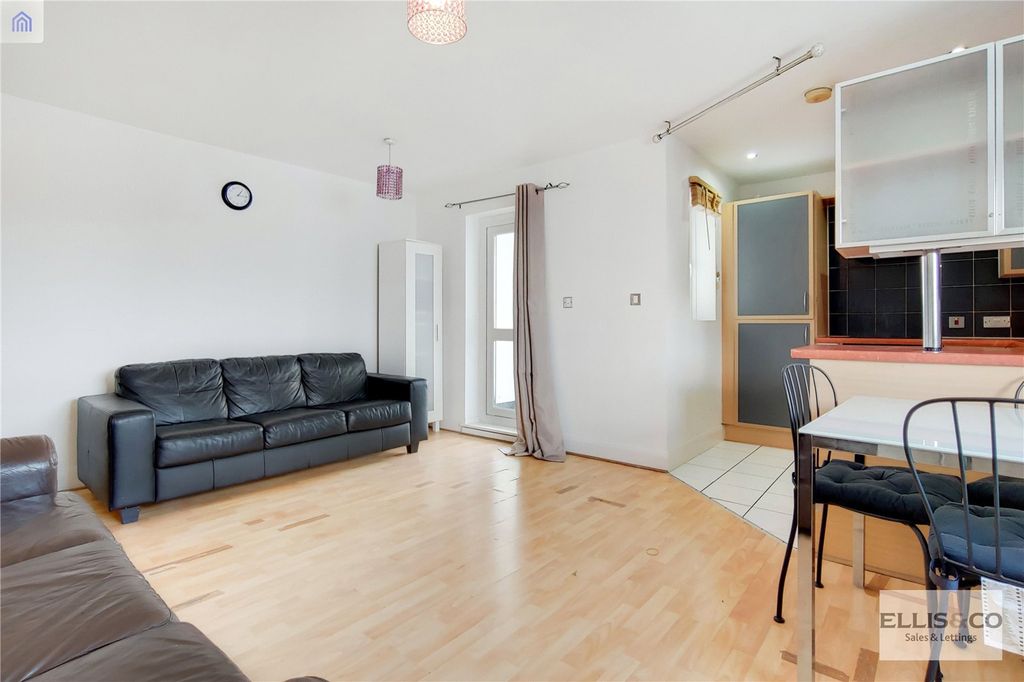 Property photo 2 of 15 Picture No. 22