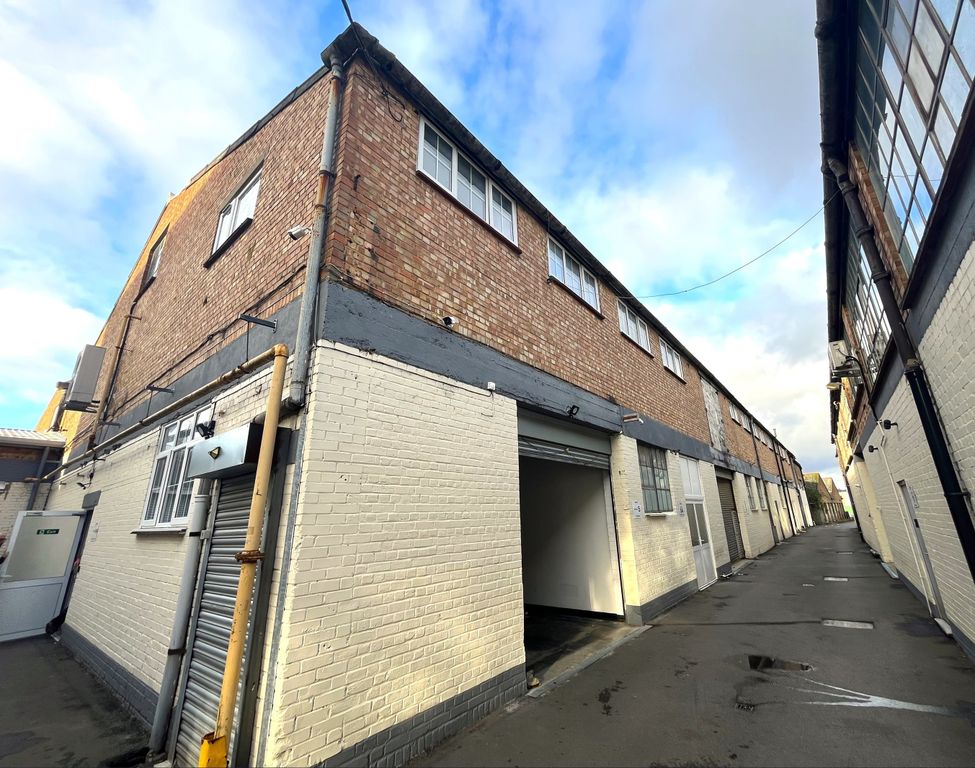 Property photo 1 of 8