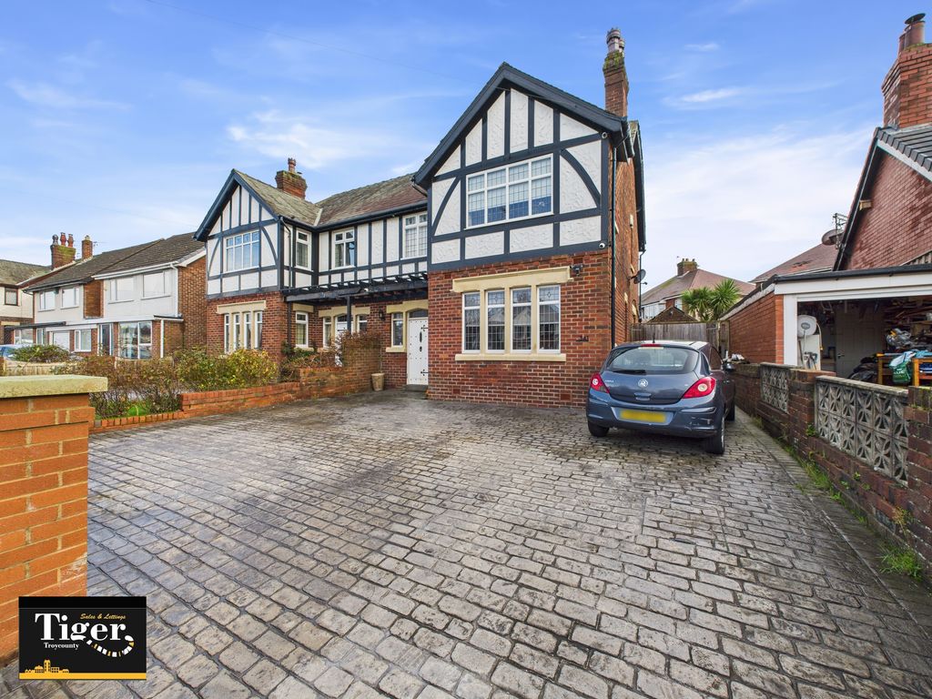 Property photo 1 of 32 Cam03440G0-Pr0456-Still065