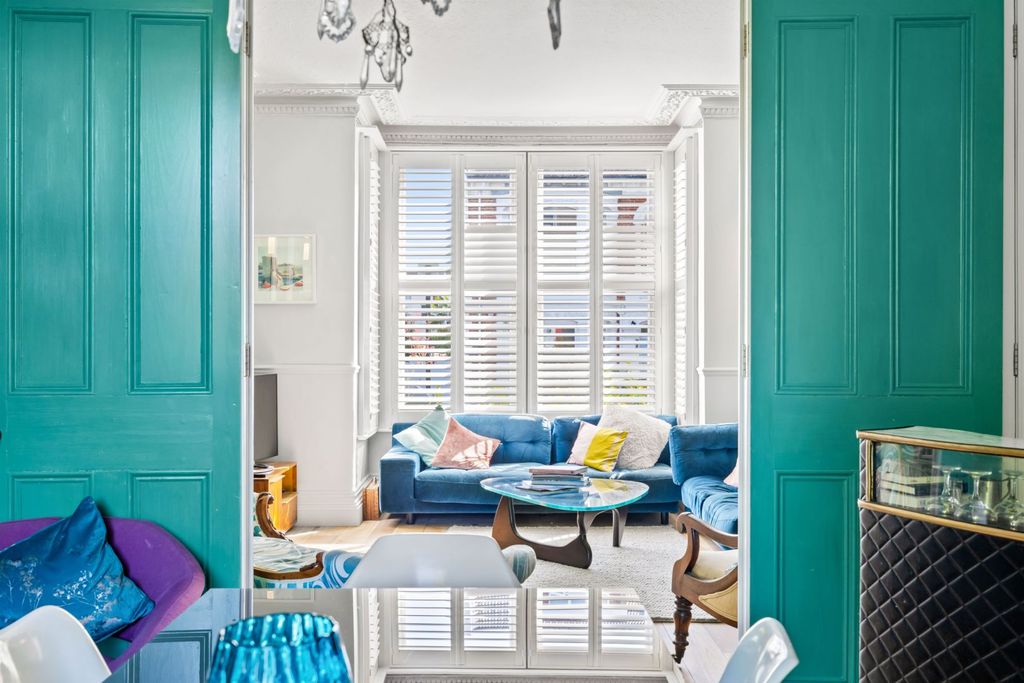 Property photo 3 of 17