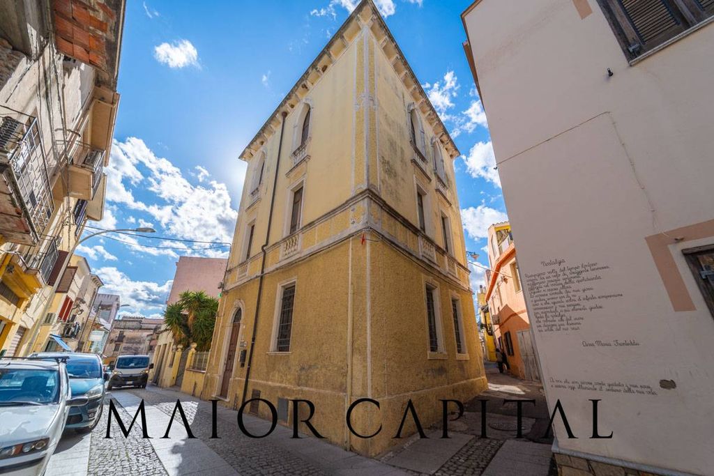 Property photo 1 of 40