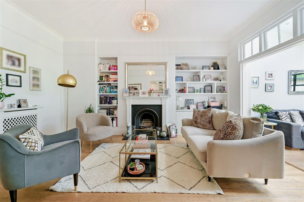 Property photo 2 of 20 Melbury Gardens, 86B-16.Jpg