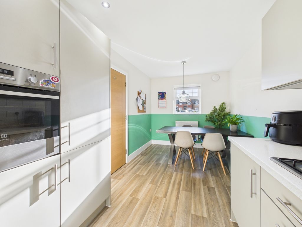 Property photo 3 of 17 Glebe Road