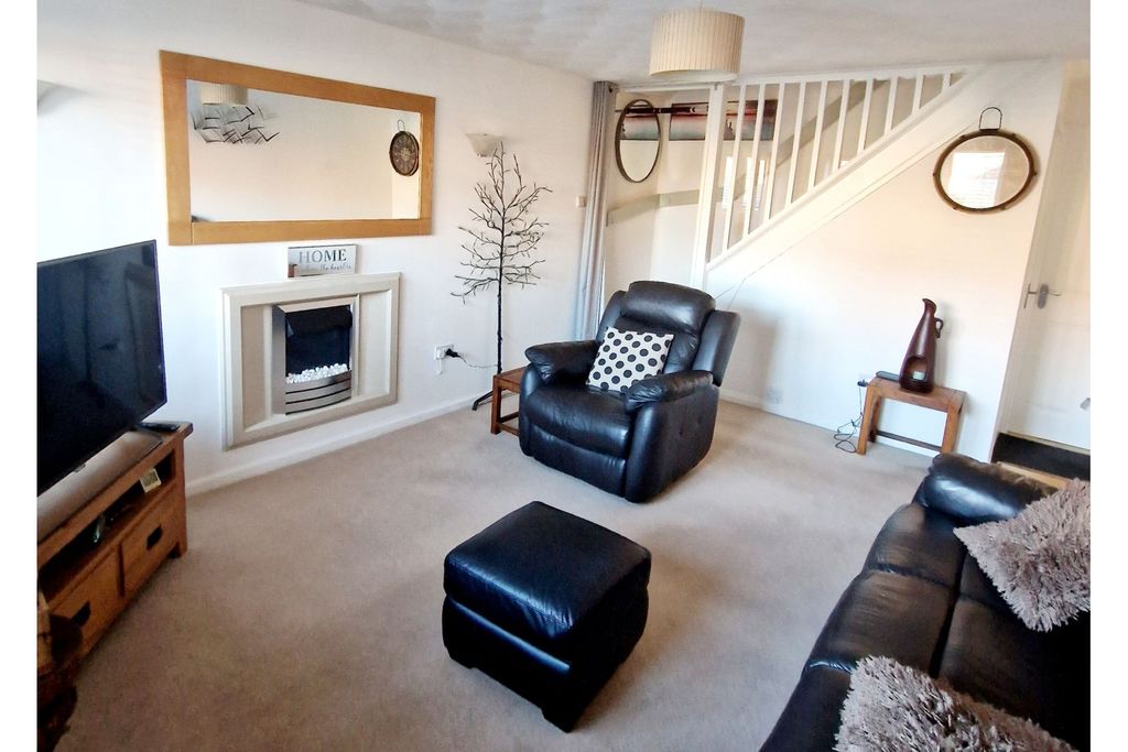 Property photo 3 of 12