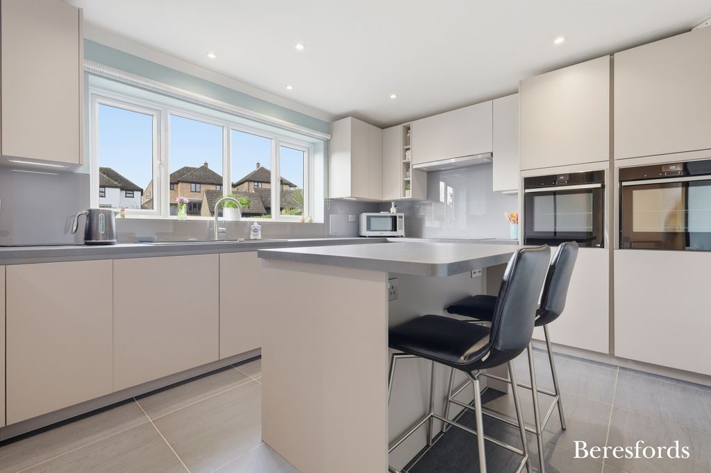 Additional image 7 of 5 bed detached house for saleThe Mount, Billericay CM11