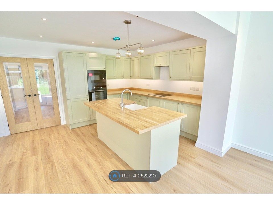 Property photo 1 of 7 Kitchen