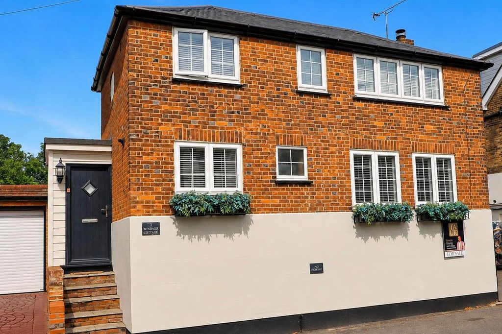 Property photo 1 of 28