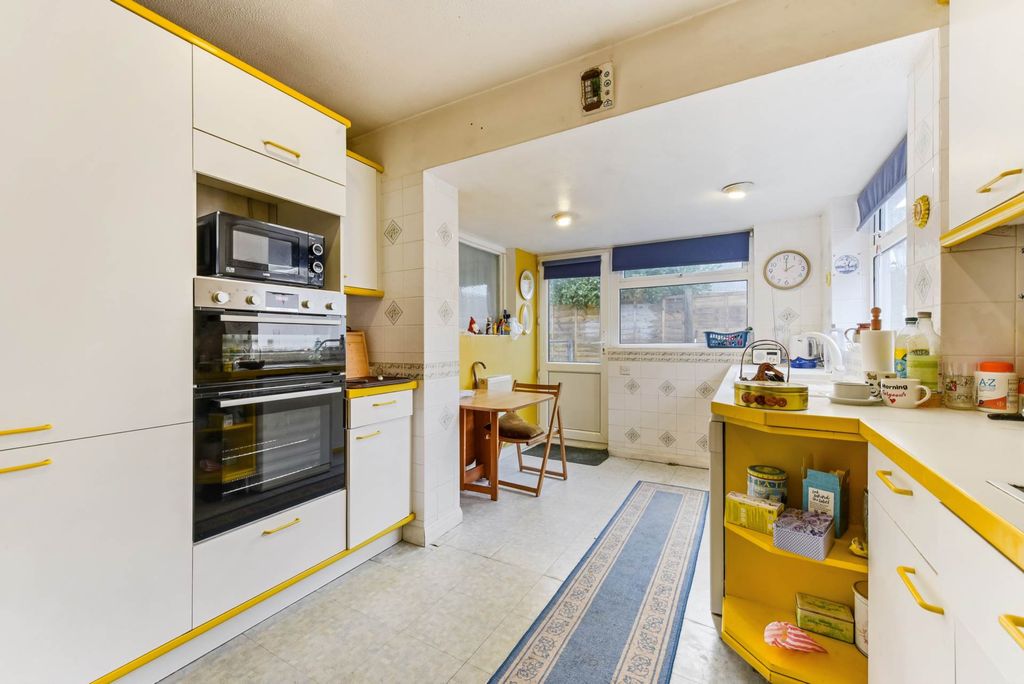 Property photo 3 of 22