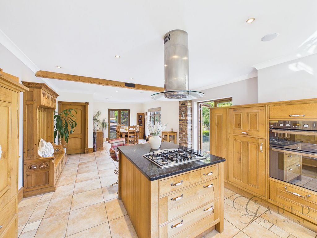 Property photo 2 of 54