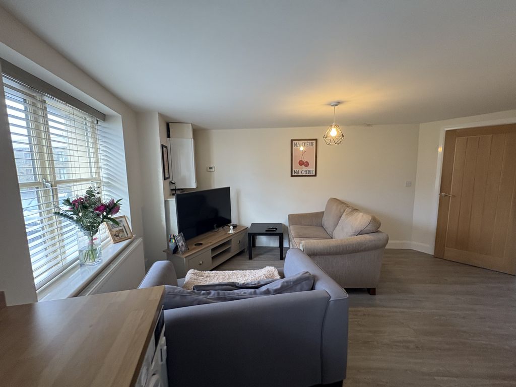 Property photo 3 of 6