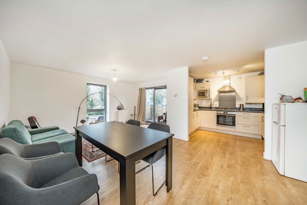 Property photo 1 of 8