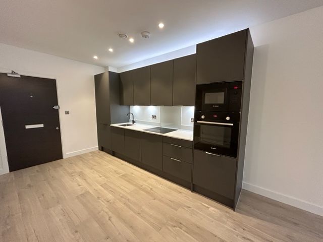 Property photo 2 of 9 Kitchen
