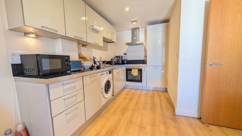 Property photo 3 of 6 8 Elm Grove, Portsmouth, Southsea Po5 1Je