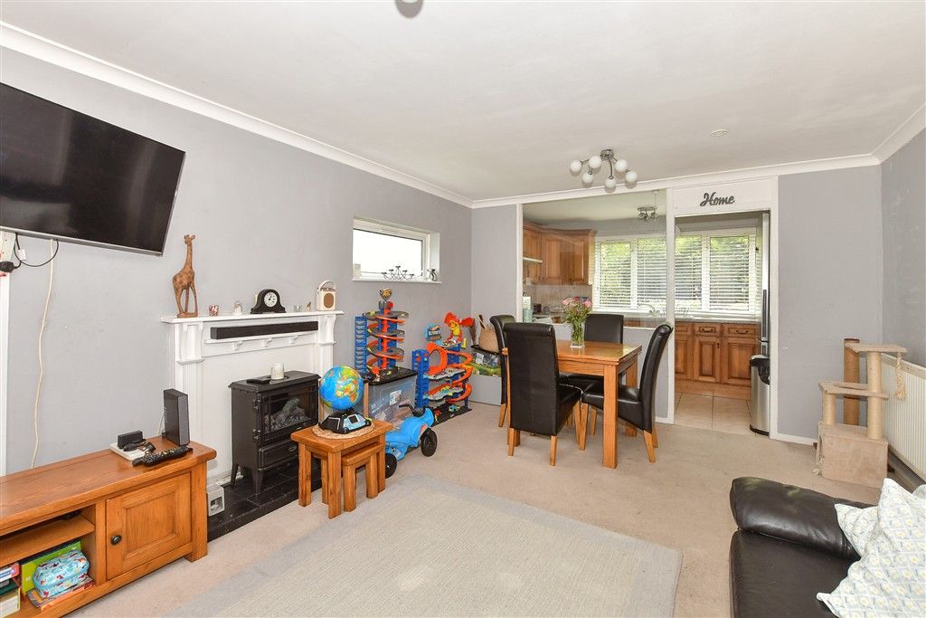 Property photo 3 of 8 Lounge/Diner