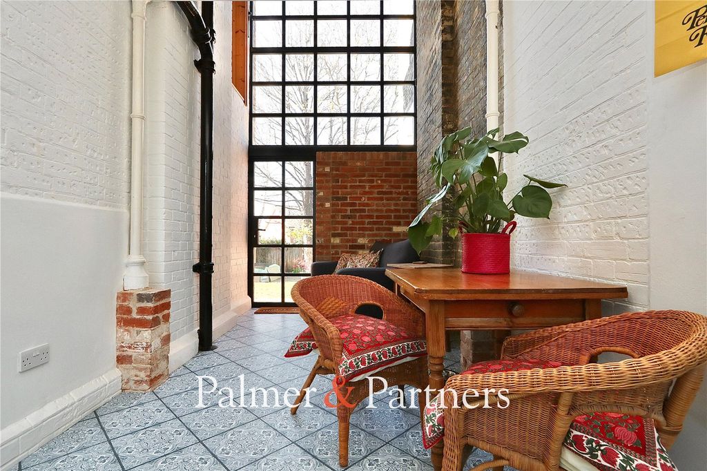 Property photo 3 of 25 Picture No. 06