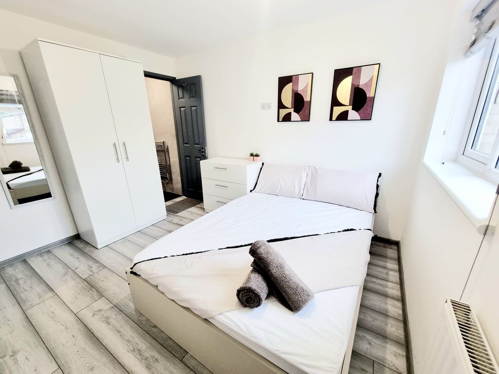 Property photo 2 of 13 Image