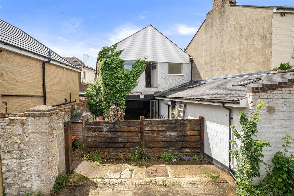 Property photo 1 of 19 1469803-2-6A21808B33c44.Jpg