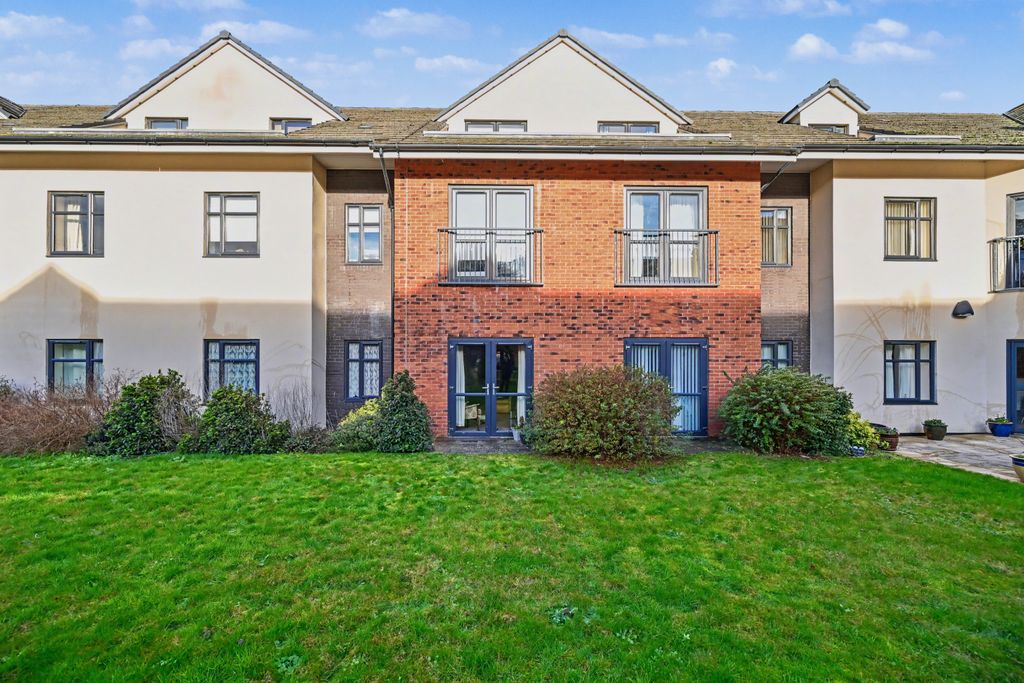 Property photo 1 of 12