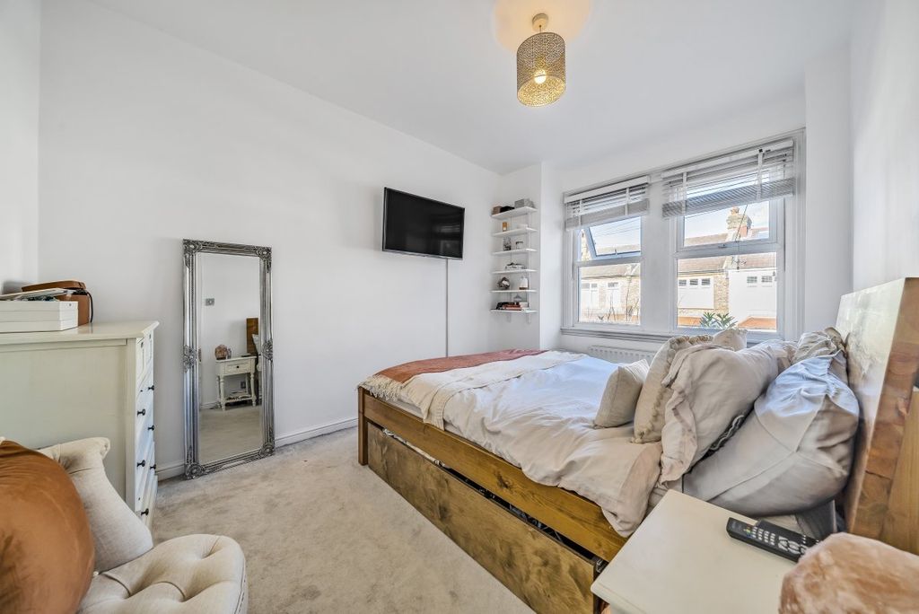 Property photo 3 of 6 1036657 (5)