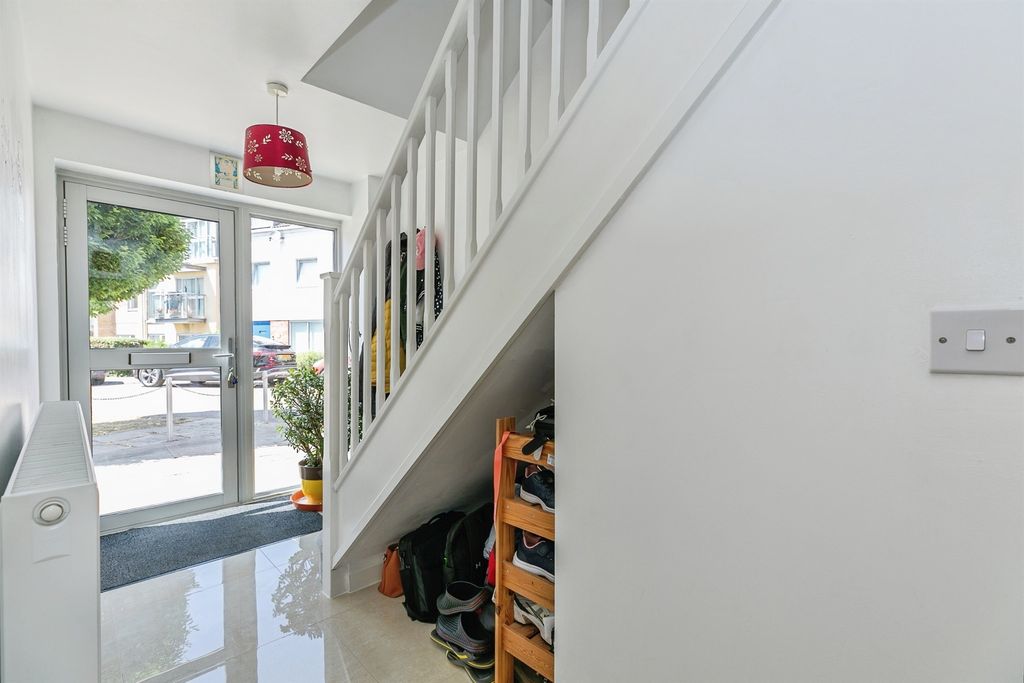 Property photo 3 of 18