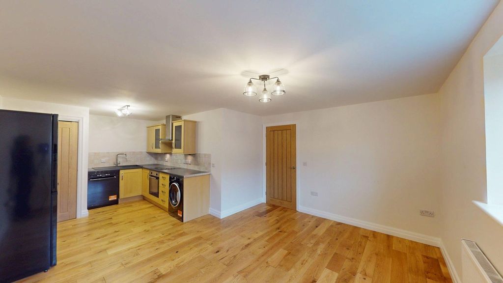 Property photo 2 of 9 Lounge/Kitchen