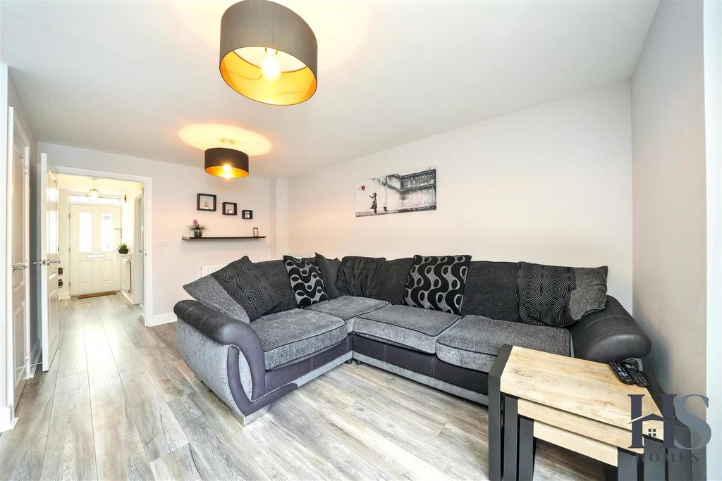 Property photo 3 of 14 Lounge 2.Jpg