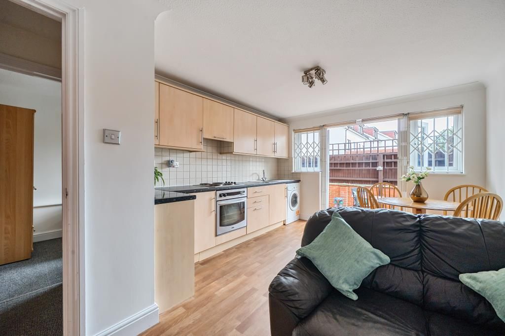 Property photo 3 of 21 Kitchen