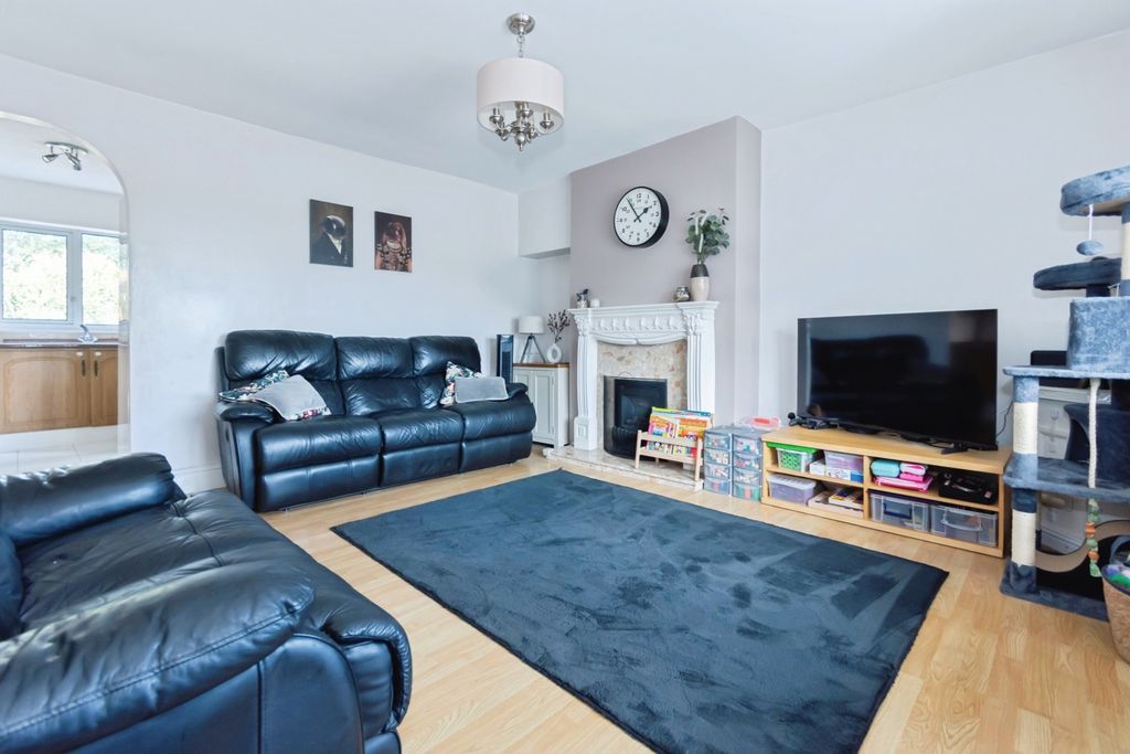 Property photo 3 of 19 Pbox-Img.Jpg