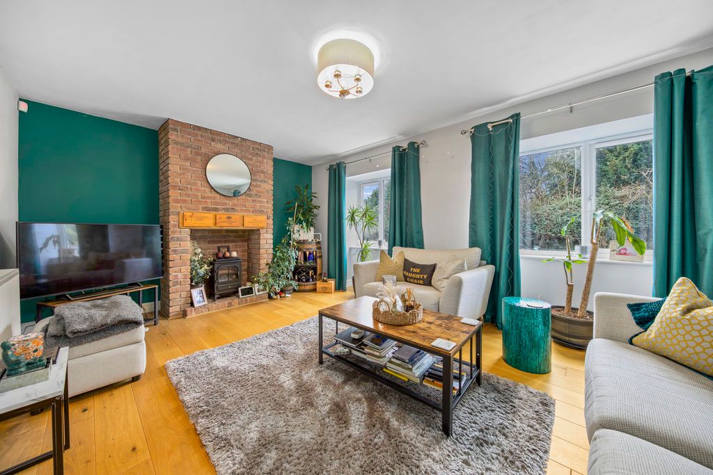 Property photo 2 of 30 Living Room