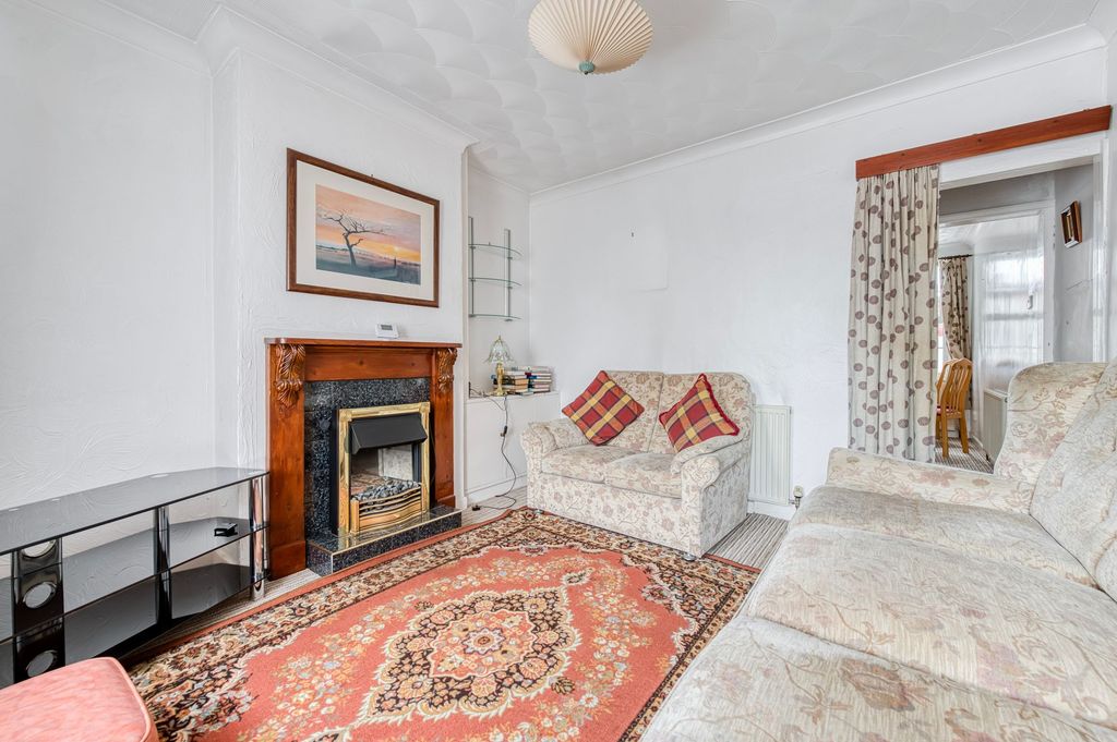 Property photo 3 of 18