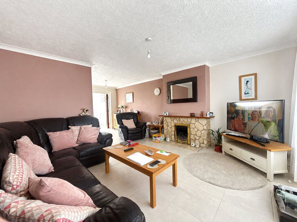 Property photo 3 of 10 Picture No. 04
