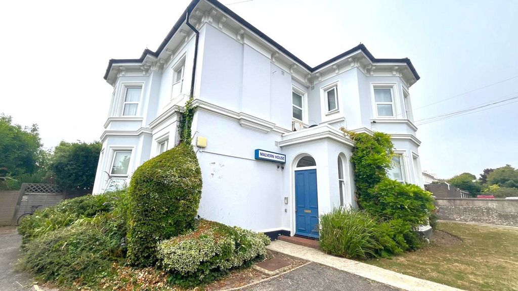 Property photo 1 of 5
