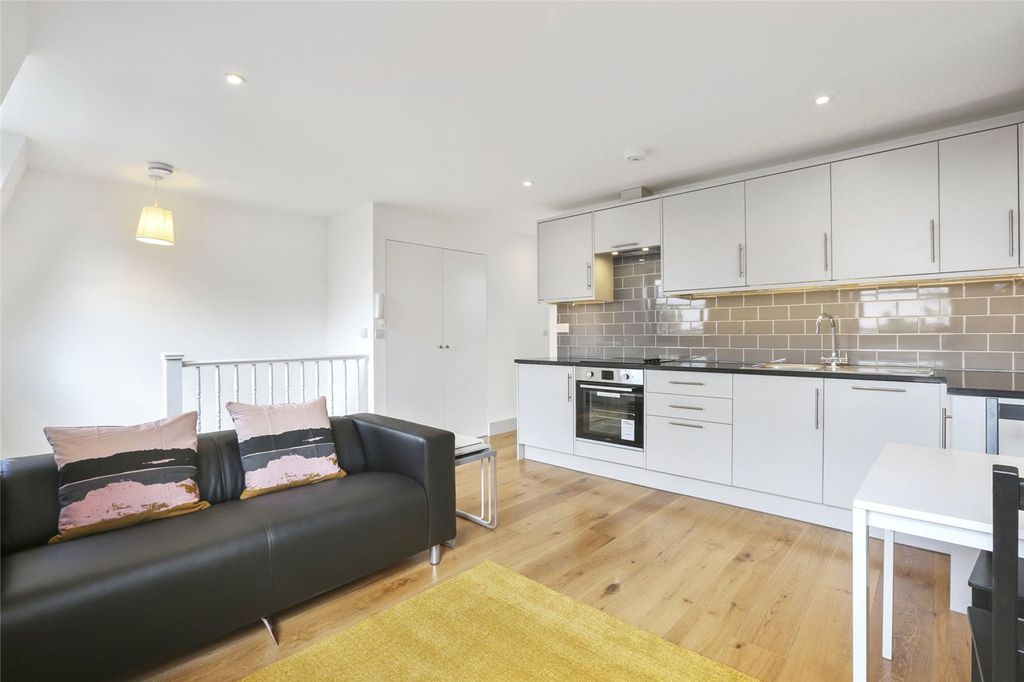 Property photo 1 of 10 Picture No. 05