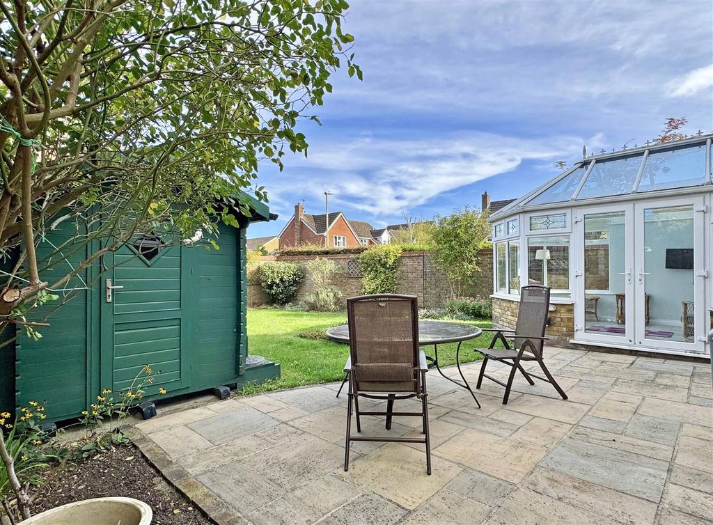 Property photo 3 of 23 Rear Garden c.Jpg