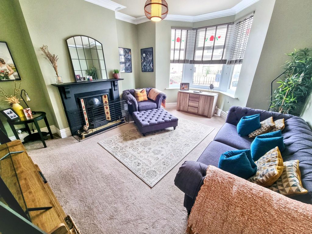 Property photo 3 of 11 Photo 8