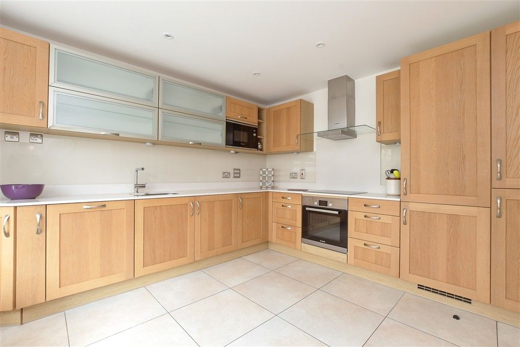 Property photo 2 of 20 Kitchen/Breakfast Room