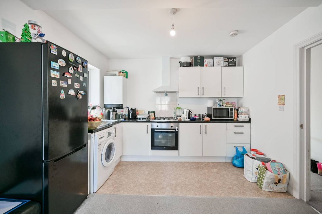 Property photo 2 of 6