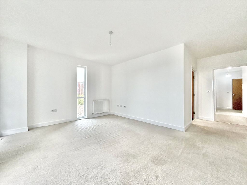 Property photo 3 of 17 Picture No. 30