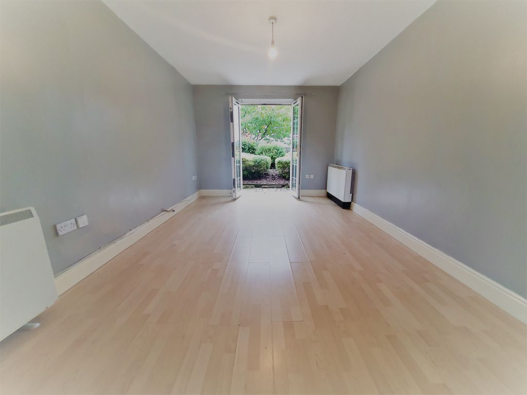 Property photo 3 of 9