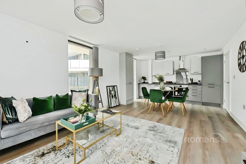 Property photo 2 of 11 Pbox-Img.Jpeg